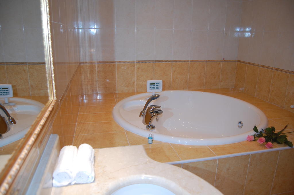 Hotel Motel Gold Calcinate Exterior photo